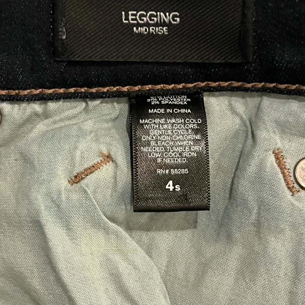 Express Mid Rise Legging Jeans, Distressed Dark Wash - Size 4 Short - Picture 8 of 8